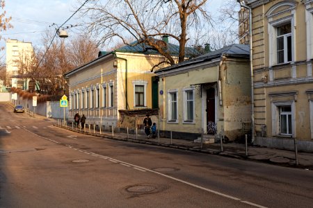 Moscow, Khokhlovsky 2, Mar 2014 01