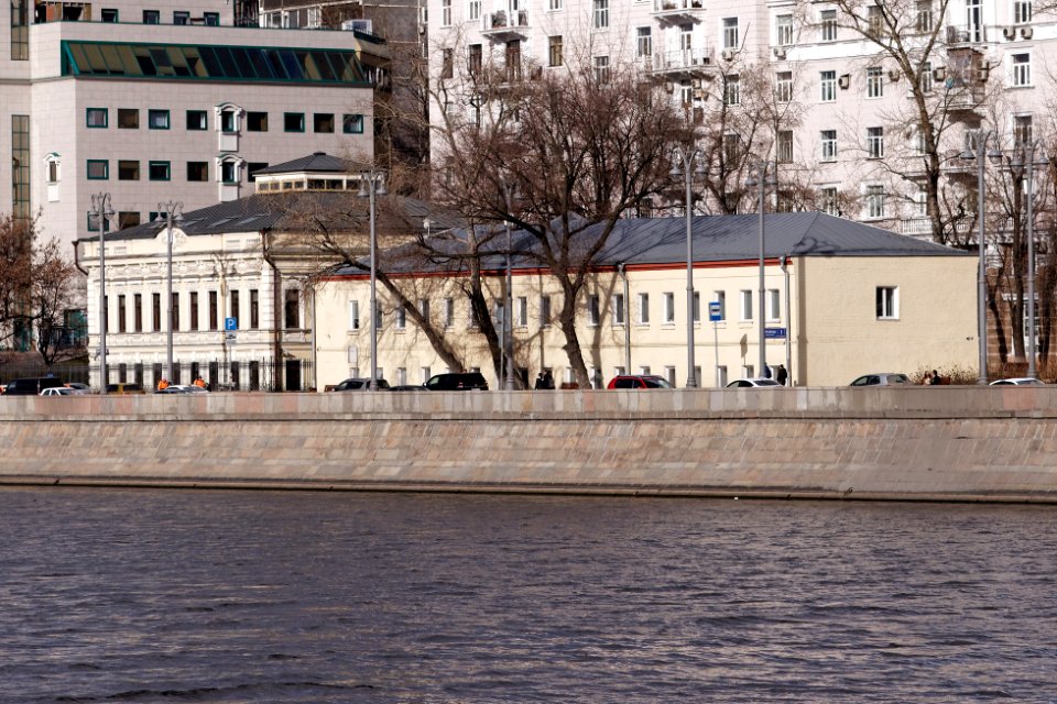 Moscow, Goncharnaya Embankment 1c2 and 1c3, March 2020 02