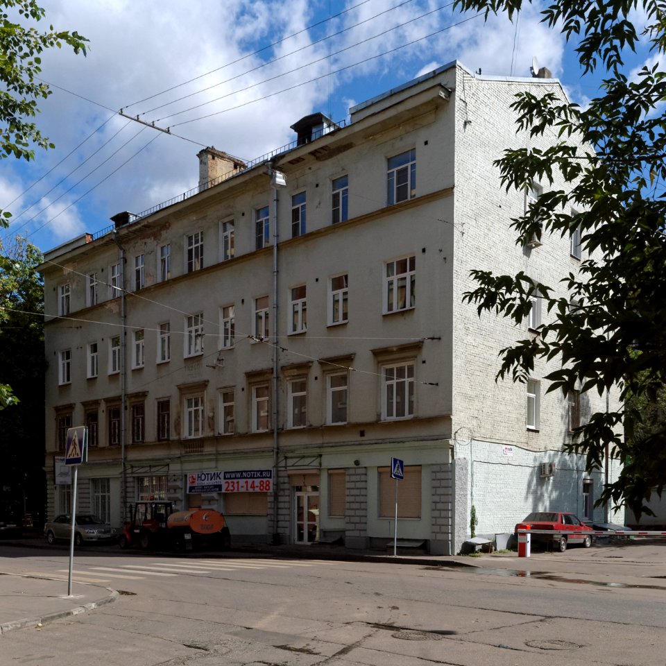 Moscow, Gilyarovskogo 68 Aug 2009 03