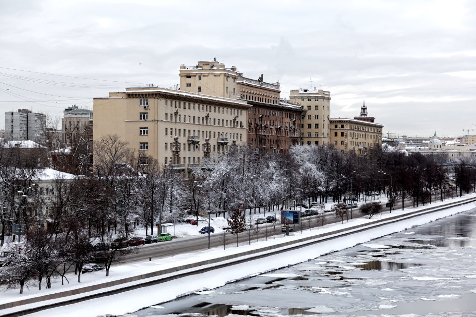 Moscow, Kosmodamianskaya Embankment 32-34, February 2013 01