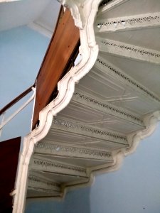 Moscow, Maroseyka 2-15 iron staircase 05