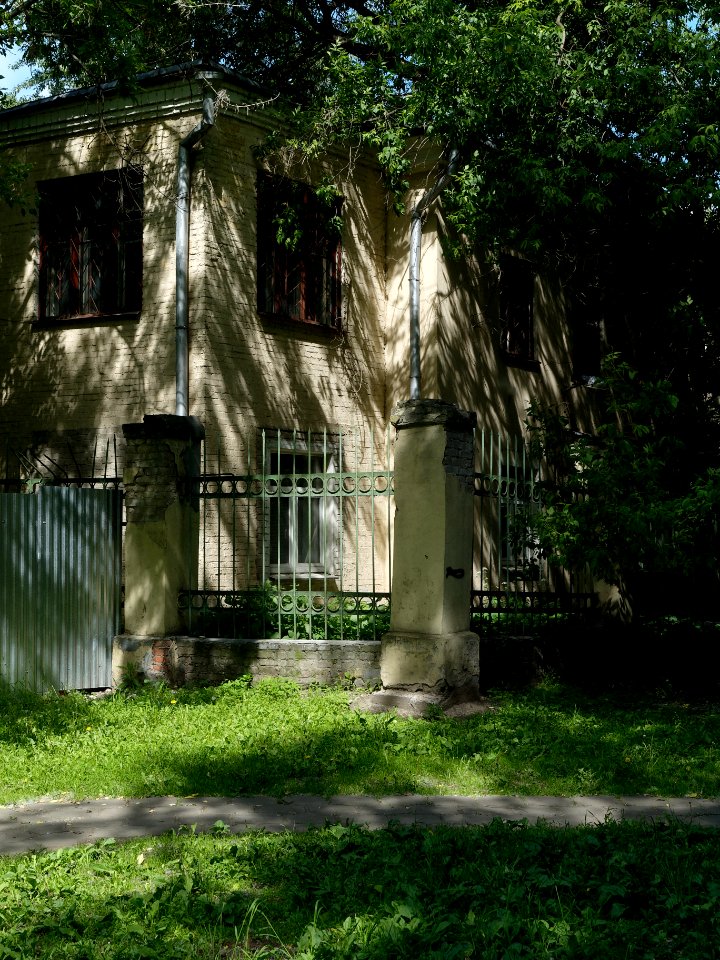 Moscow, Denisovsky Lane 7Cx 2008.06.08 01