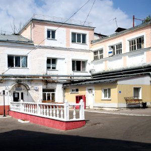 Moscow, Bolshaya Semyonovskaya 11 inside the block, July 2012 03