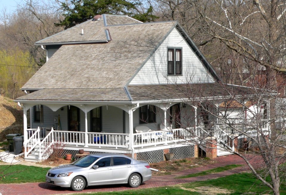 Morrison-McNaughton house (Brownville, Nebraska) from SE
