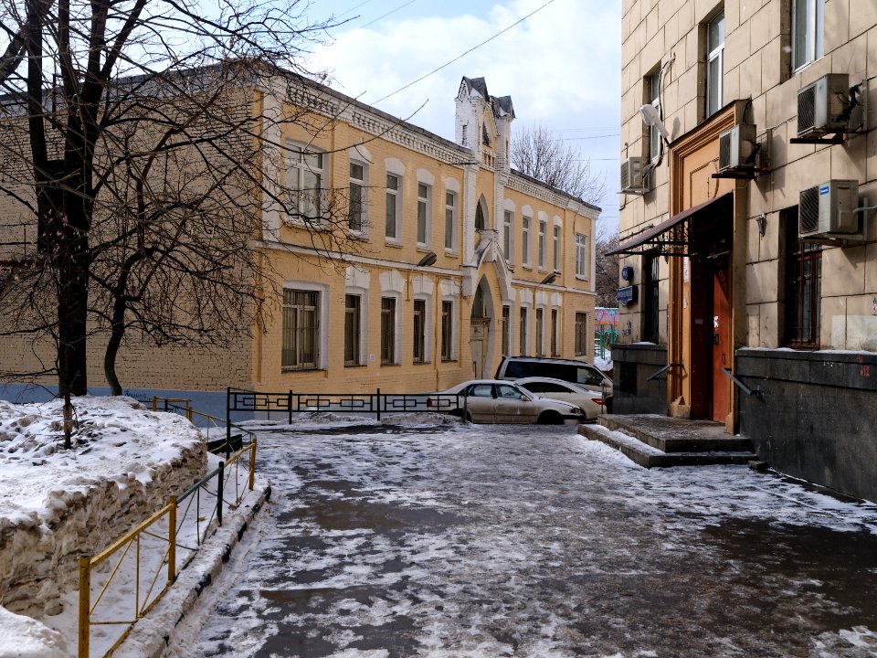 Moscow, B Ovchinnikovsky 11 Mar 2011 04