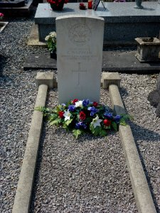 Mortagne-du-Nord (Nord, Fr) tombe 03 CWGC