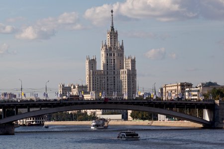 Moscow, Bolshoy Krasnokholsmsky Bridge, August 2012 01