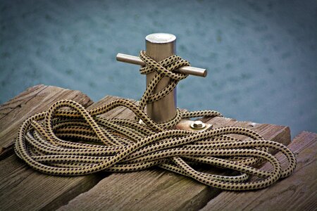 Tied down fixing knot