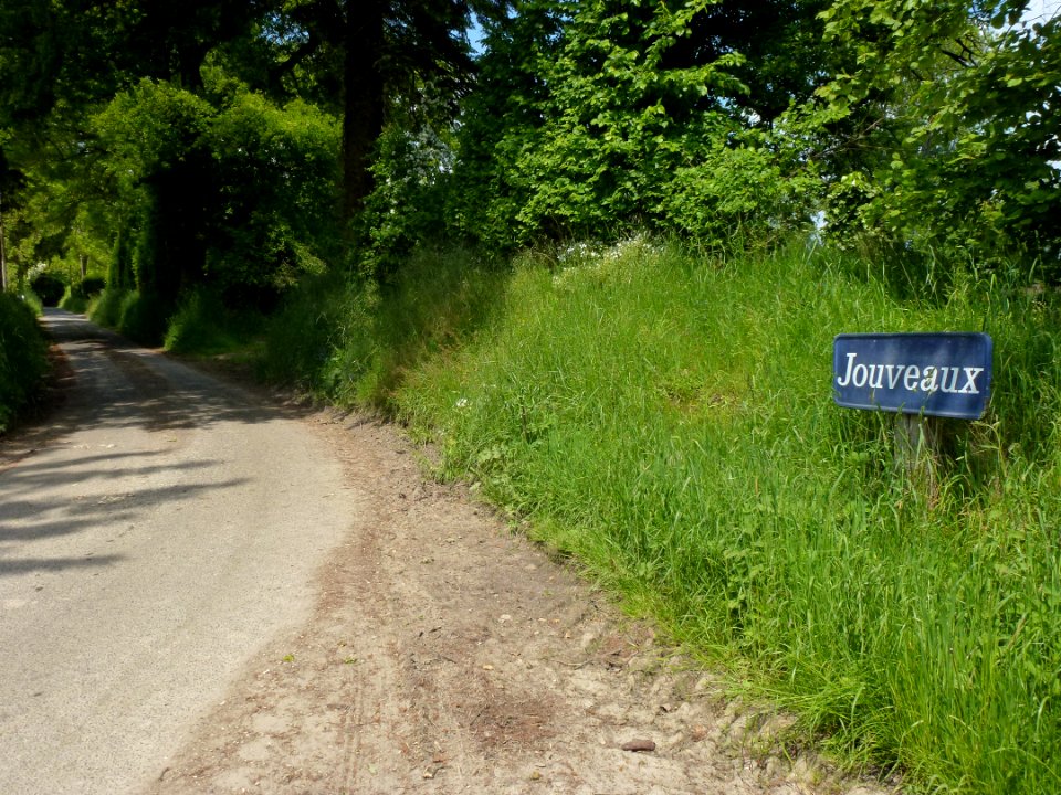 Morainville-Jouveaux (Eure, Fr) city limit sign, Jouveaux