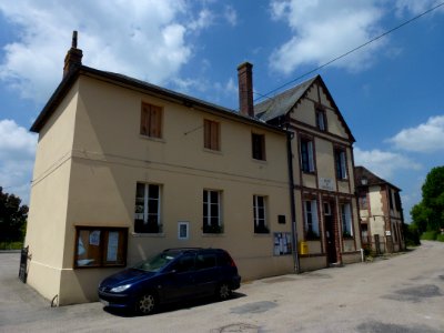 Morainville-Jouveaux (Eure, Fr) mairie à Morainville
