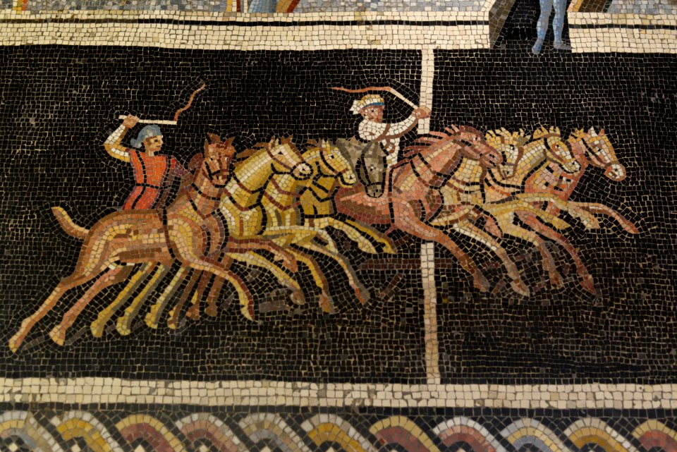 Mosaïque des Jeux du cirque - Musée gallo-romain de Fourvière 1