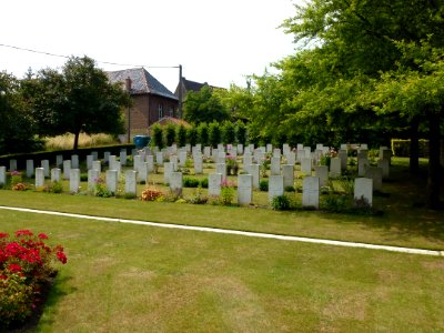 Morbecque (Nord, Fr) Morbecke British Cemetery 02