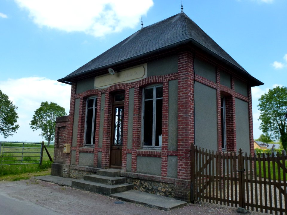 Morainville-Jouveaux (Eure, Fr) ancienne mairie, Jouveau