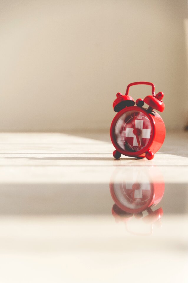 Clock time alarm