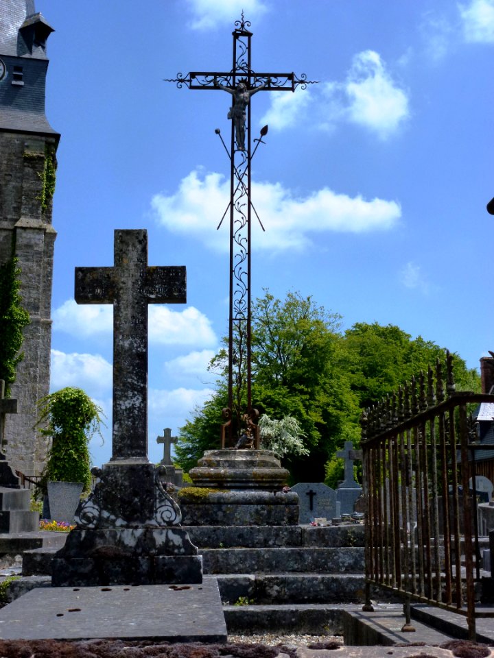 Morainville-Jouveaux (Eure, Fr) roix de cimetière à Morainville