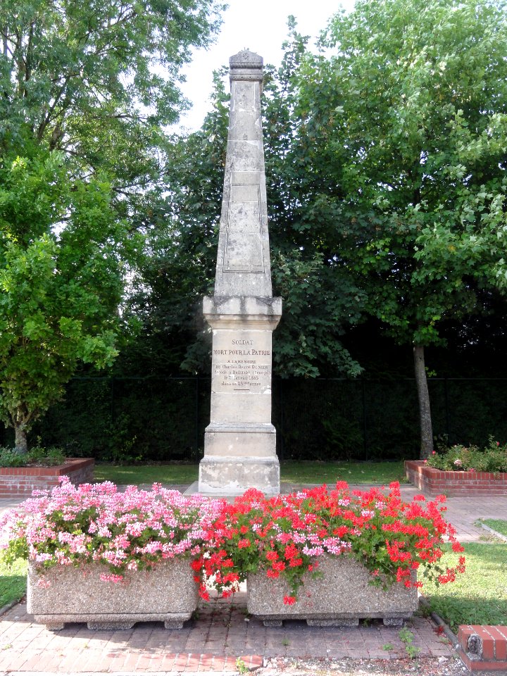 Morcourt (Aisne) monument soldat 1885, Sénegal