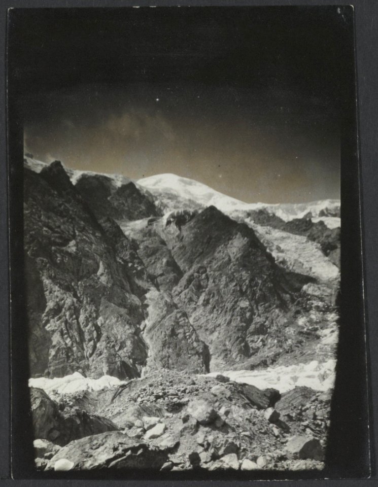 Morene, gletsjer en een berg op de achtergrond, Bestanddeelnr 17 17