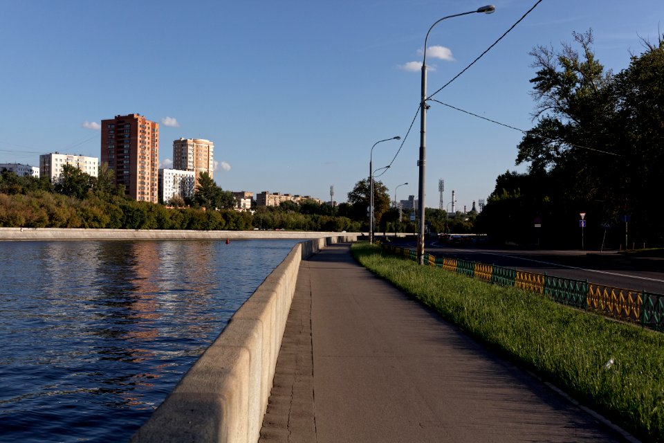 Moscow, Krutitskaya and Derbenevskaya Embankments, August 2012