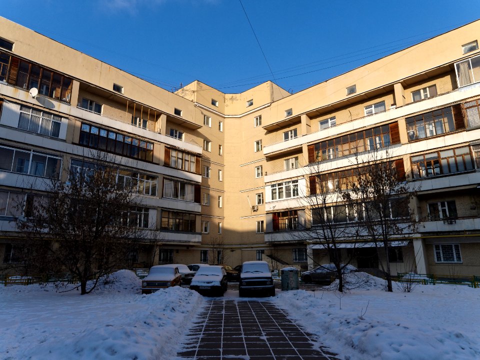 Moscow, Lesteva 15K1 south 01