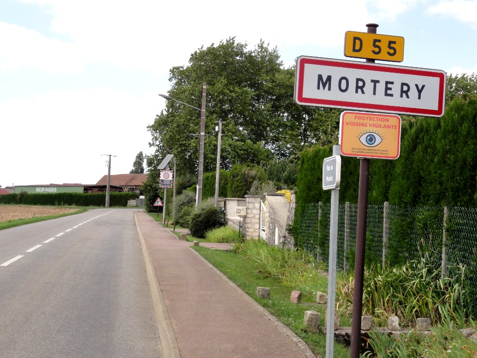 Mortery (Seine-et-Marne) city limit sign Mortery