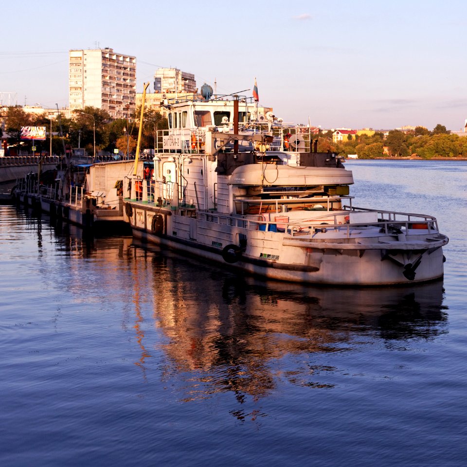 Moscow, M-05-1428 Type BT 'Victoria 2' tug, August 2012 02