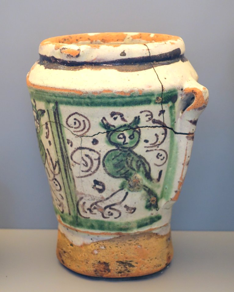 Mortar with birds, Teruel, Spain, late 17th century AD, ceramic - Museo Nacional de Artes Decorativas - Madrid, Spain - DSC08218