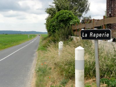 Mortefontaine (Aisne) city limit sign La Raperie