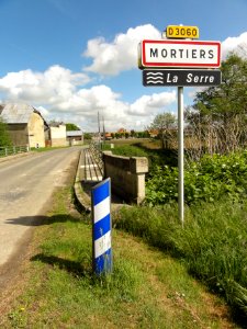 Mortiers (Aisne) city limit sign, pont sur la Serre