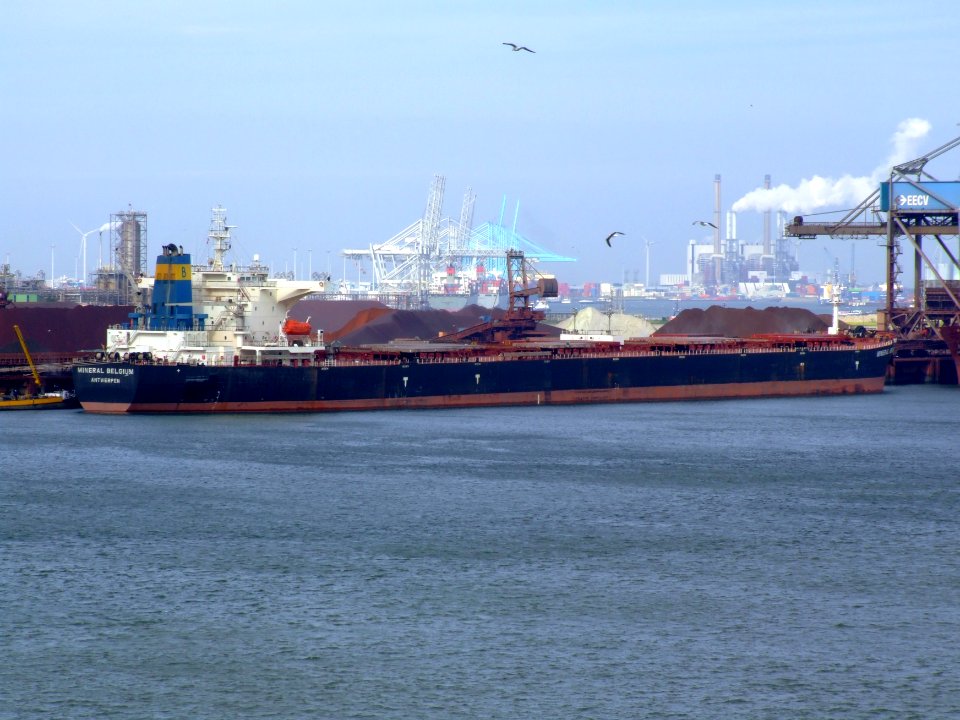 Mineral Belgium - IMO 9309021 - Callsign ONCF p1, Port of Rotterdam, Holland 14-Jul-2007