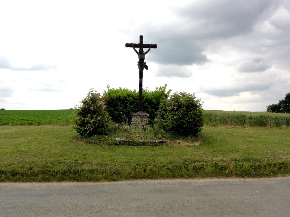 Mortefontaine (Aisne) croix de chemin