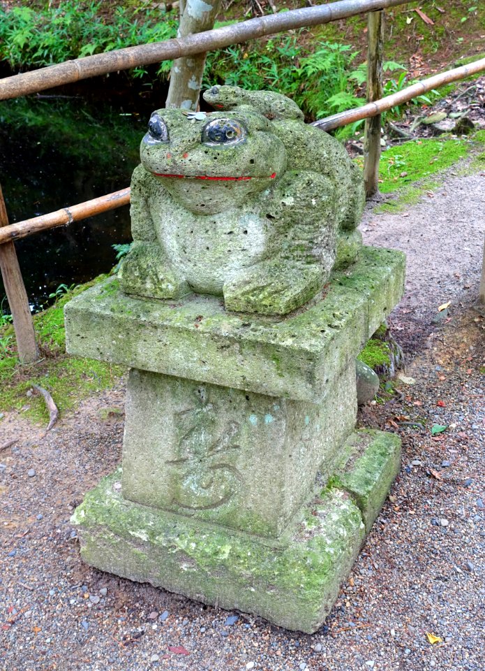 Mine Yakushido Hall frog - Chusonji, Hiraizumi, Iwate - DSC04837