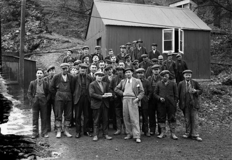 Miners at Pumsaint gold mine (1293412)