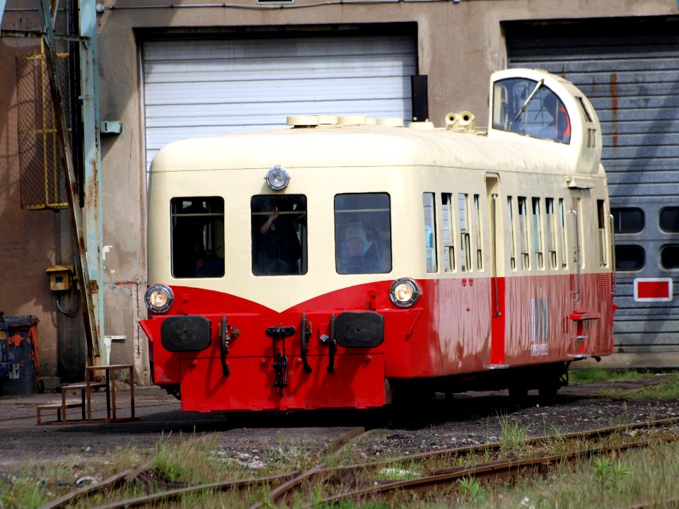 Mine museum diesel locomotive autorail Picasso X4042 at Petite-Rosselle pic-002