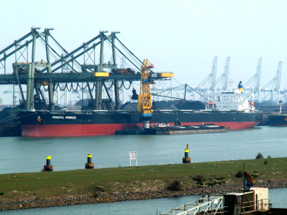 Mineral Monaco - IMO 9325025 - Callsign 3EAS7 p2, Mississippi harbour, Port of Rotterdam, Holland 23-Apr-2006