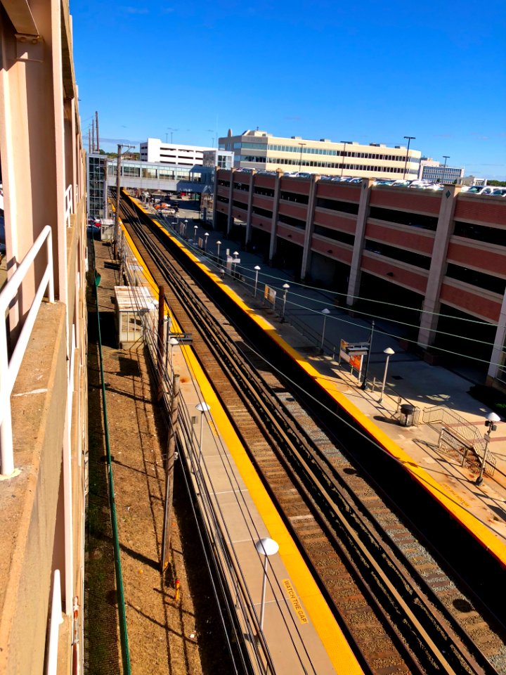 Mineola Station LIRR from Parking Garage 