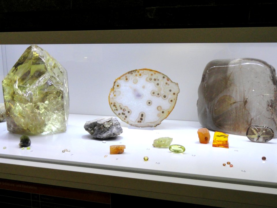 Minerals - Naturmuseum Freiburg - DSC06728