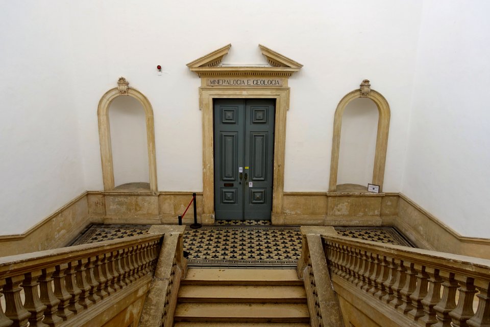 Mineralogia e Geologia (stairway) - Museu da Ciência da Universidade de Coimbra - University of Coimbra - Coimbra, Portugal - DSC09311