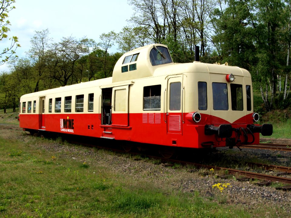 Mine museum diesel locomotive autorail Picasso X4042 at Petite-Rosselle pic-006