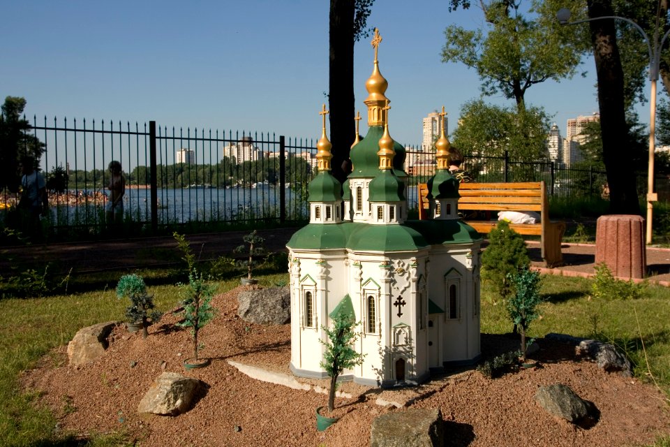 Mini Kiev exhibition at Hydropark 01