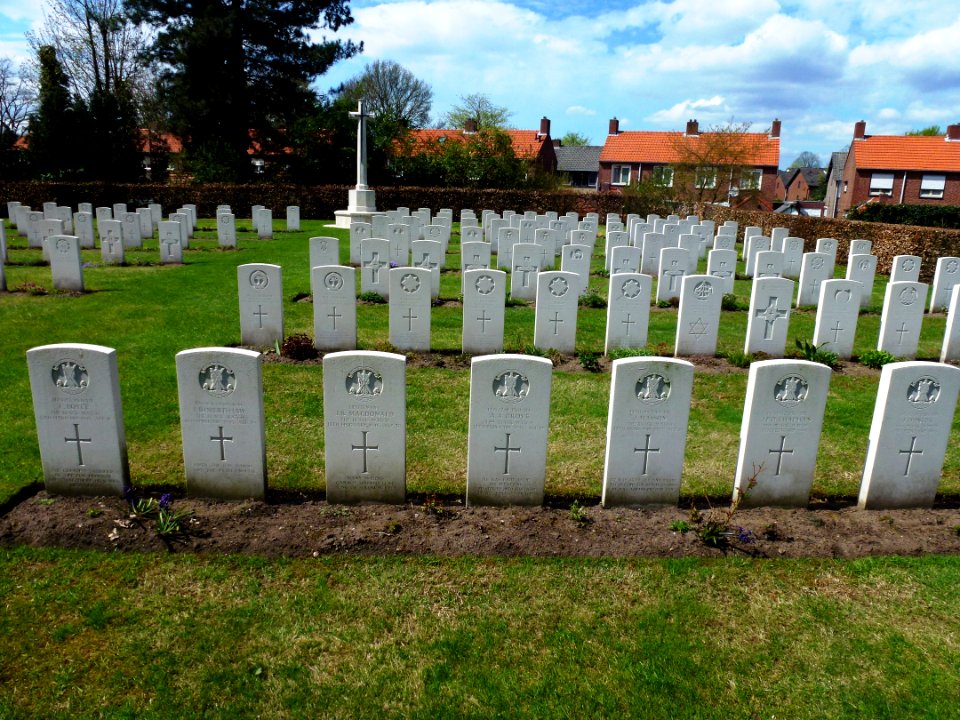 Milsbeek War Cemetery 06