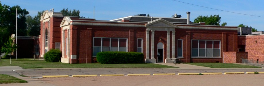 Minden, Nebraska elementary school from NE 1