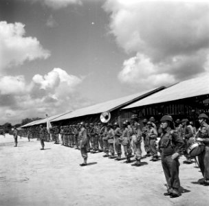 Militaire parade bij de kazerne in Paramaribo, Bestanddeelnr 252-6330