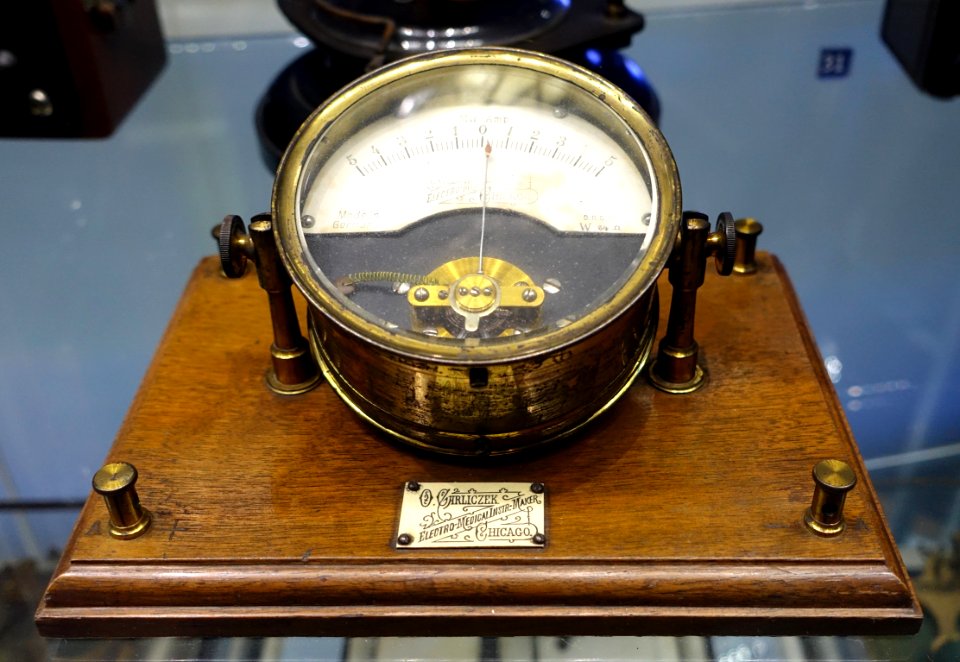 Milliammeter, O. Carliczek & Co. Chicago, c. 1900 - Museum of Science and Industry (Chicago) - DSC06567