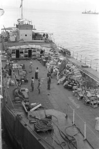 Militairen aan boord van een schip, Bestanddeelnr 147-1-6