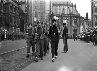 Militaire parade, Bestanddeelnr 934-6728