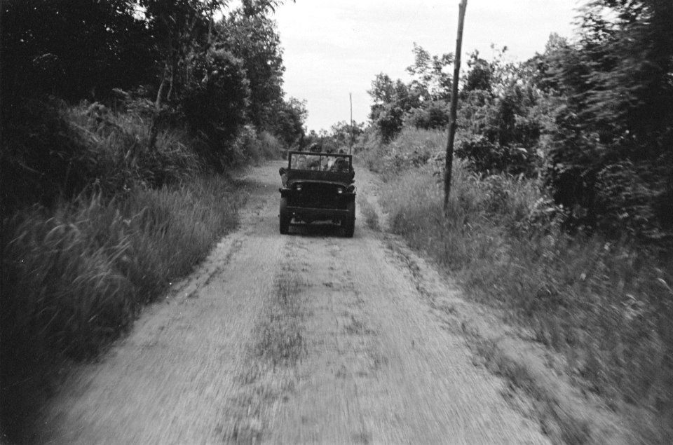Militairen in een jeep, Bestanddeelnr 188-6-4
