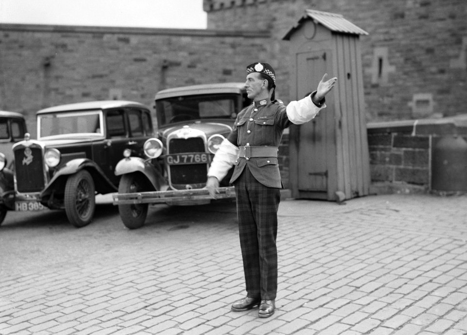 Militaire politie regelt het verkeer, Bestanddeelnr 190-1048