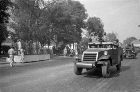 Militaire wapenschouw en parade Eskadron Pantserwagens, Bestanddeelnr 87-6-2
