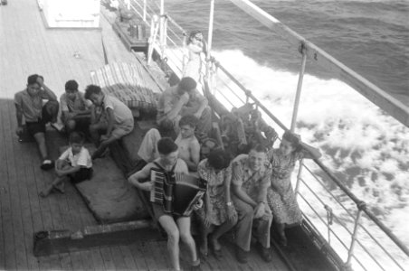 Militairen aan boord van een schip, Bestanddeelnr 147-1-5