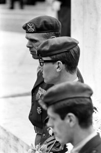 Militairen met baret, Bestanddeelnr 919-1109